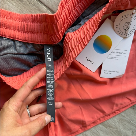 NWT Vuori Clementine Short 2.0 2.5” - Picture 7 of 11